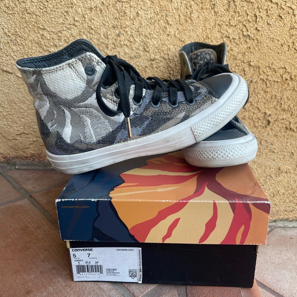 Converse Unisex Chuck Taylor All Star Sneakers (Size 5M/7W)